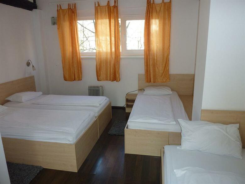 Emonec Hotel