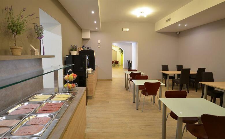 Emonec Hotel