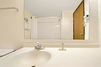 Hotel Super 8 Plano Dallas Area