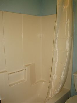 Hotel Pinn Road Inn And Suites