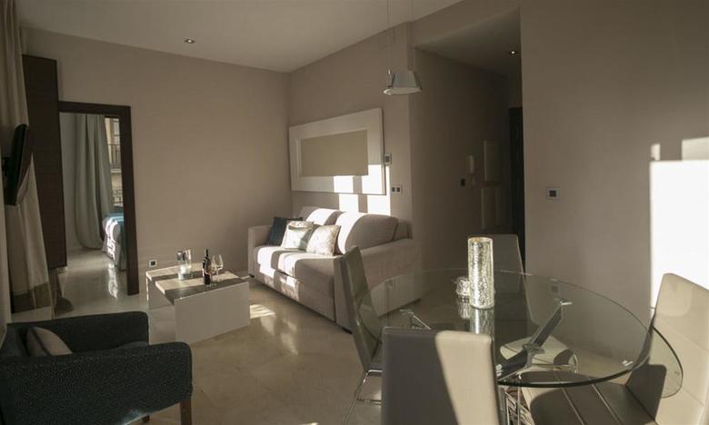 Apartamentos Siloe Suites Plaza