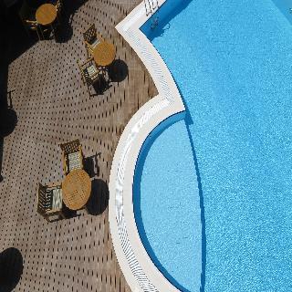 Hotel Herathera Island Resort