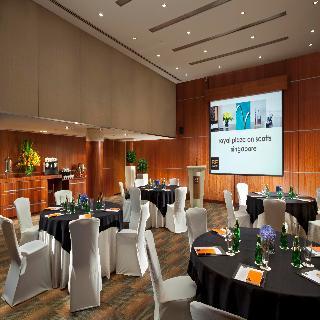 Hotel Royal Plaza On Scotts Singapore