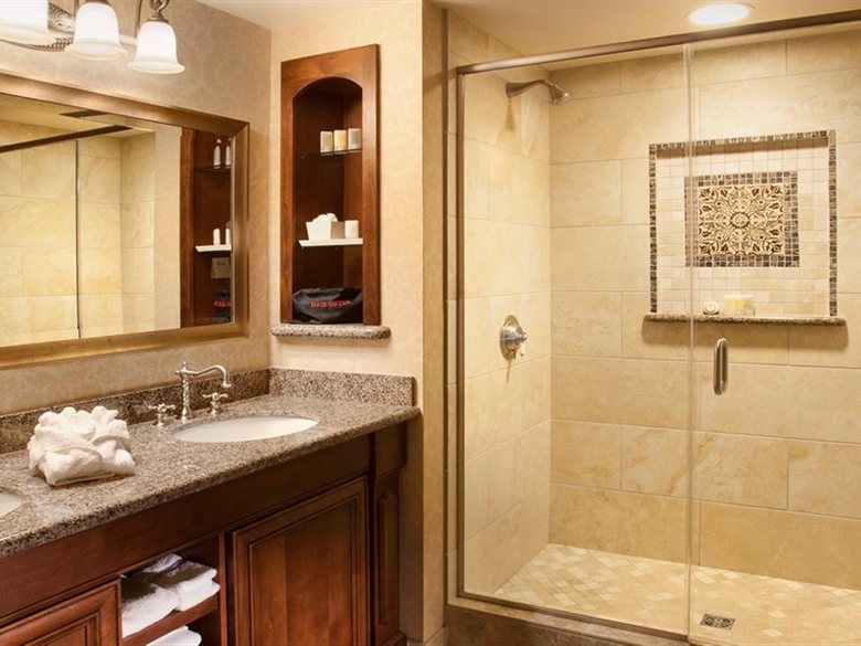 Hotel Meritage Resort And Spa