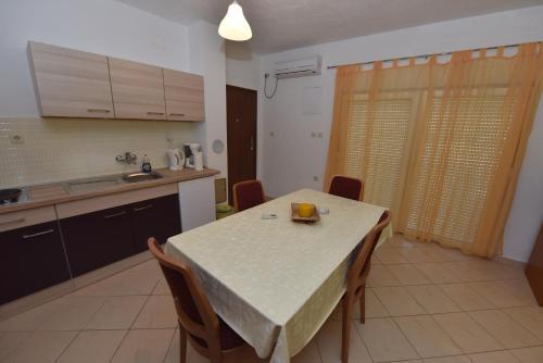 Apartments Mais Tisno