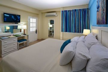 Southern Palms Hotel