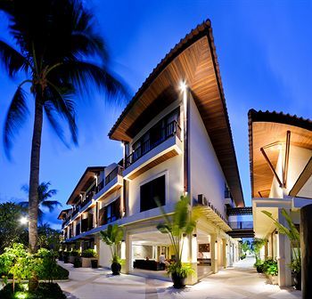 Iyara Beach Hotel & Plaza
