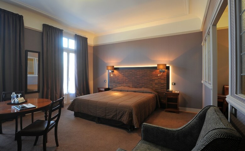 Le Grand Hotel De Tours