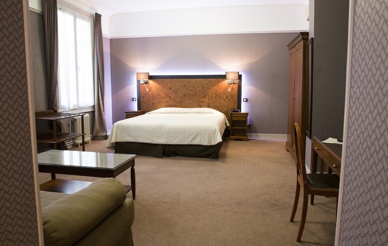 Le Grand Hotel De Tours