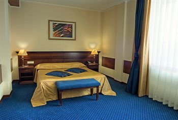 Red Royal Hotel
