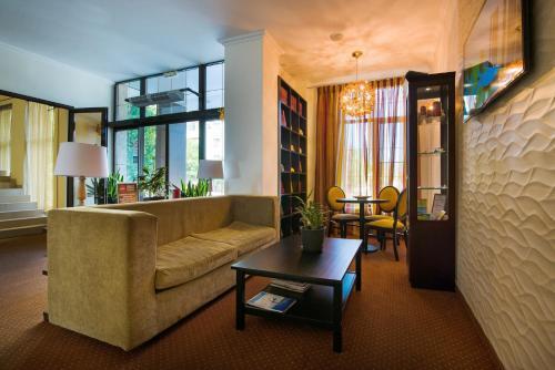 Top Hill Hotel