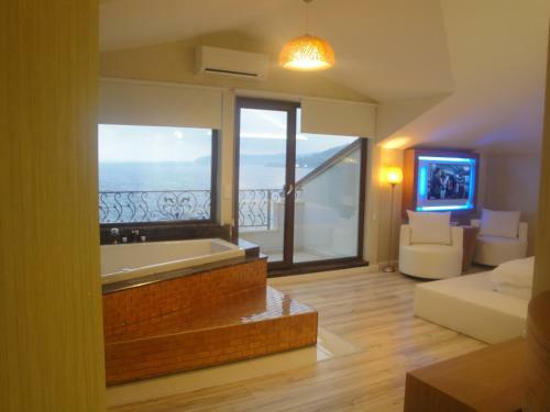 Lale Hotel
