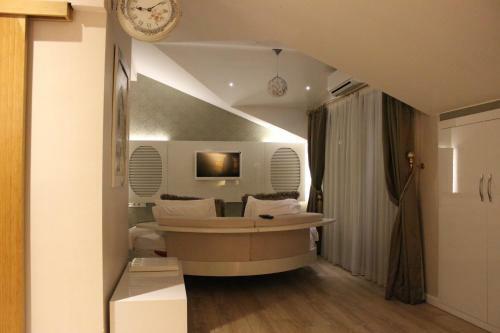 Lale Hotel