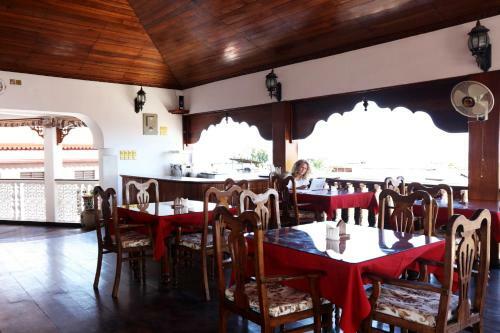 Chavda Hotel