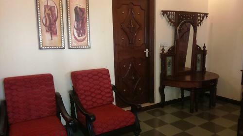 Chavda Hotel