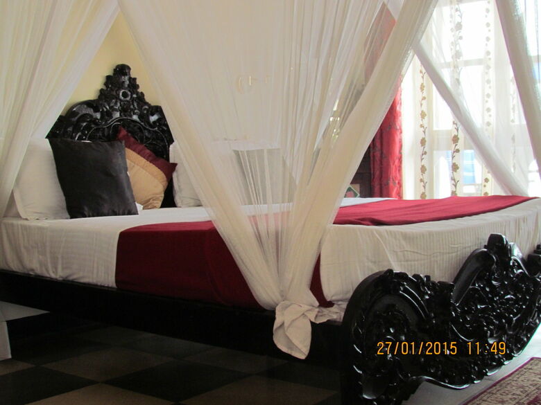 Tembo House Hotel