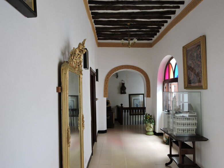 Tembo House Hotel