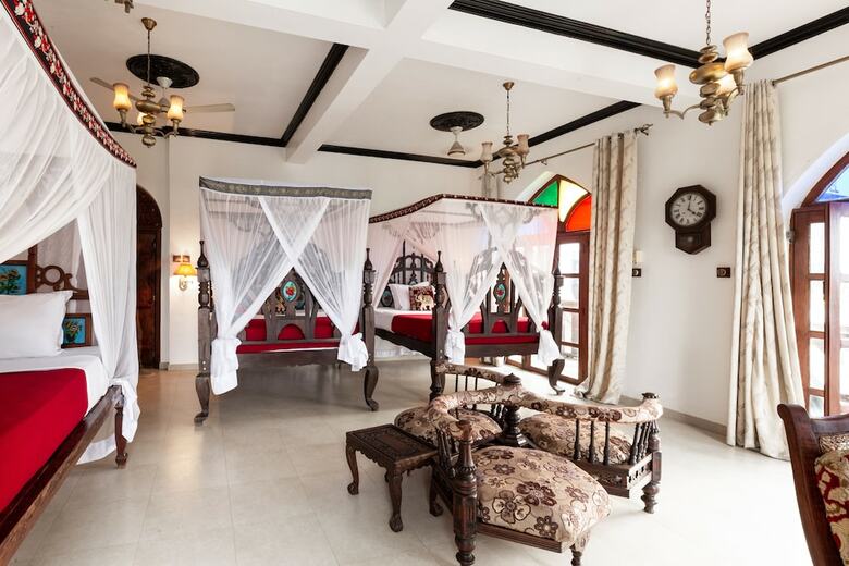 Tembo House Hotel