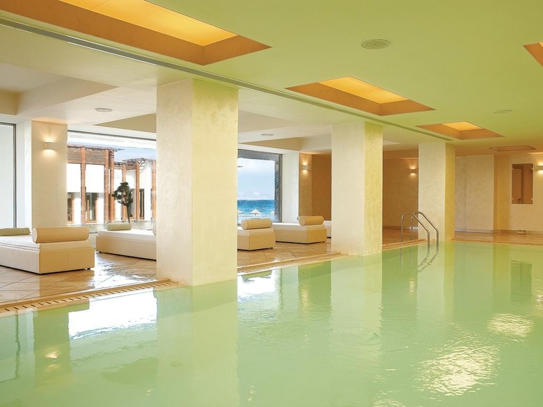 Hotel Amirandes