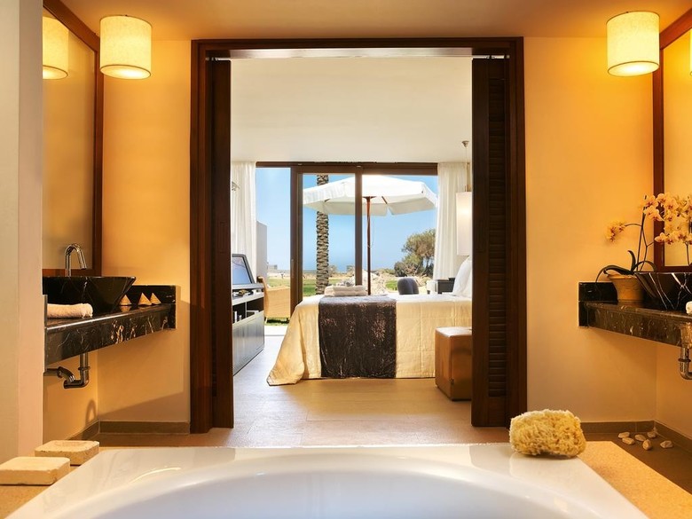 Hotel Amirandes