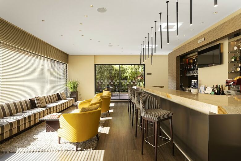 Bs Rosales Hotel & Suites