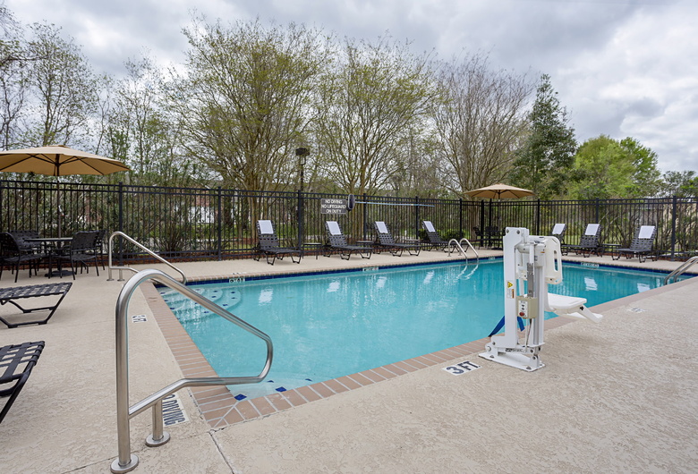 Hotel Comfort Suites University