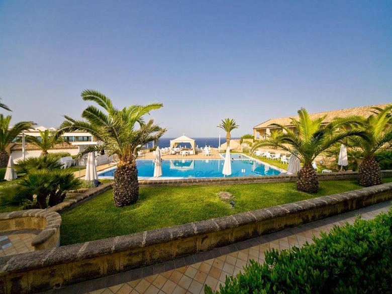 Hotel NH Venus Sea Garden