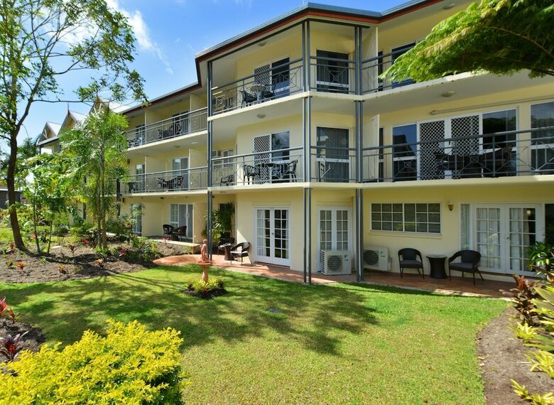 Hotel Cairns Queenslander