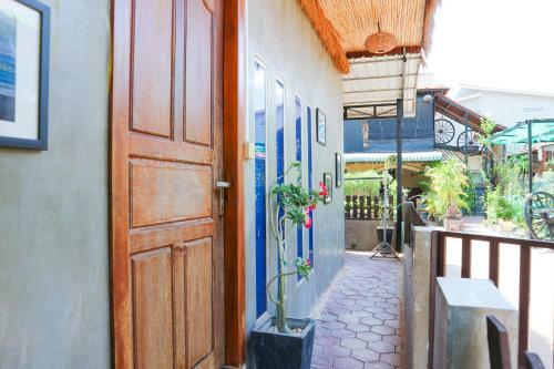 Hostal Old Khmer House 2