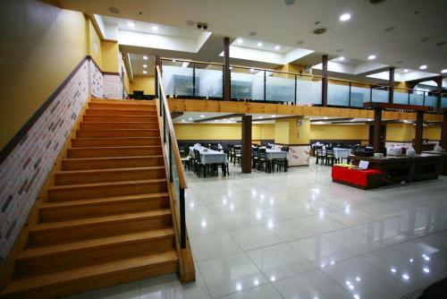 Gumi Metro Hotel