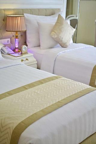 Hotel Savero Golden Flower