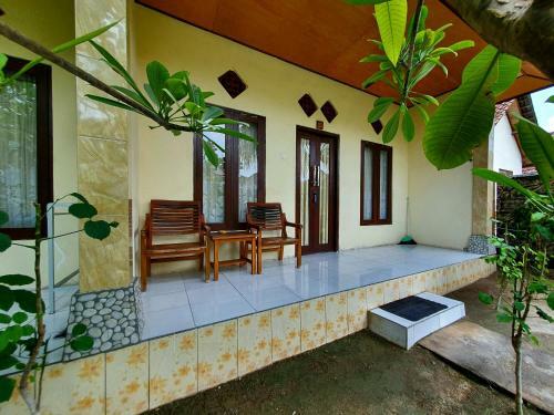 Hostal Lembongan Tropical