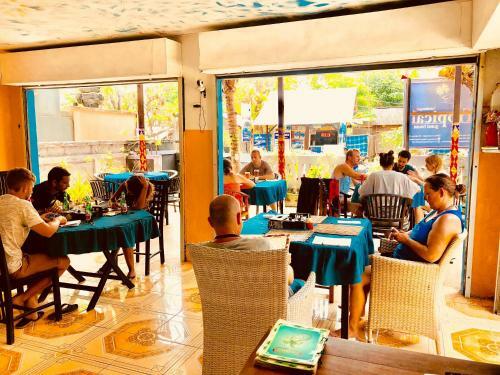 Hostal Lembongan Tropical