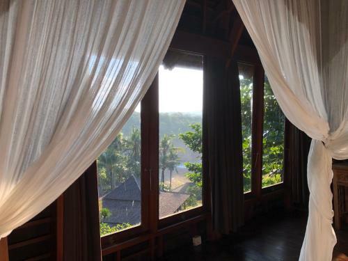Villa Trevally