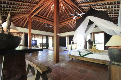 Villa Trevally