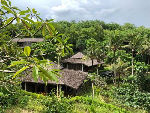 Villa Trevally