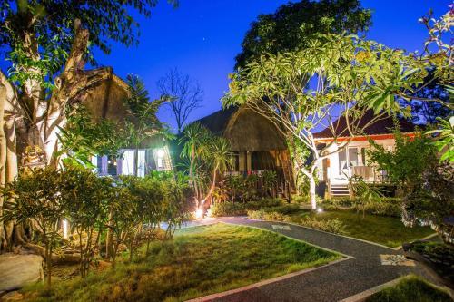 Lotus Garden Huts