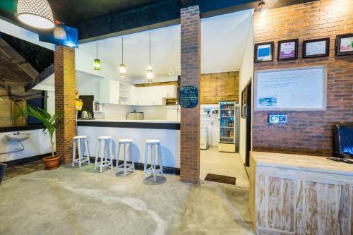 Nyuh Gading Home Stay