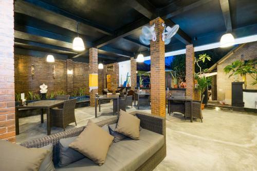 Nyuh Gading Home Stay