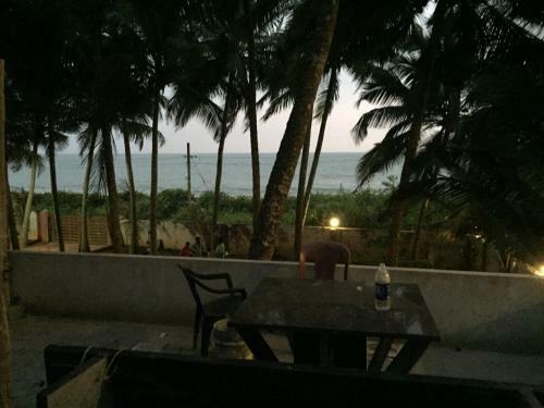 Kizhunnarocks Beach Resort