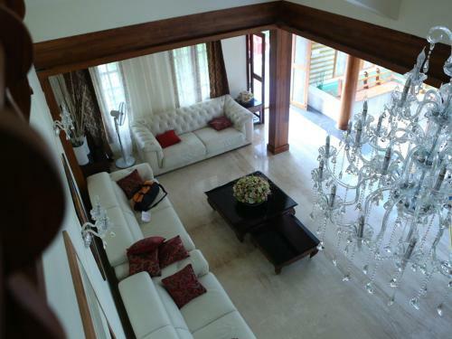 Aratt Mansion