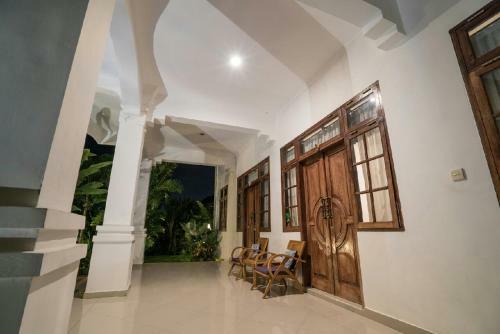 Merry's House