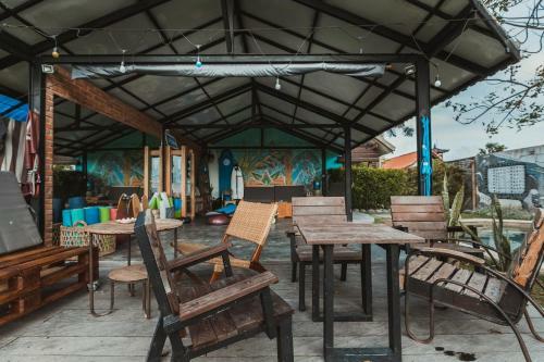 Hostal Big Brother Surf Inn