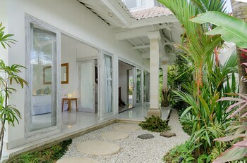 Pantai Indah Villas