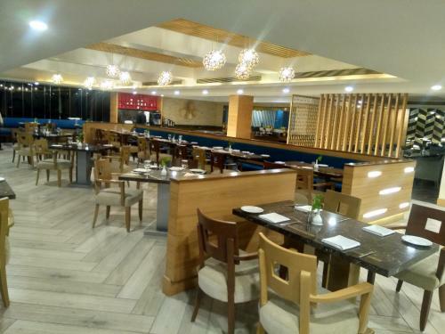 Hotel Country Inn & Suites By Radisson Jammu