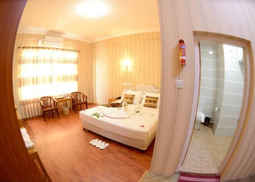 Royal Naung Yoe Hotel