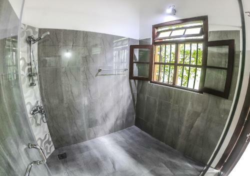Hostal Araliya Gardens