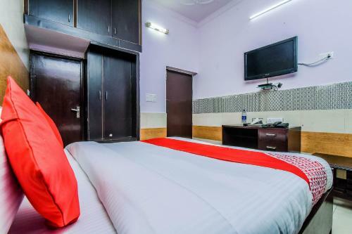 Oyo 18598 Hotel Satya Palace