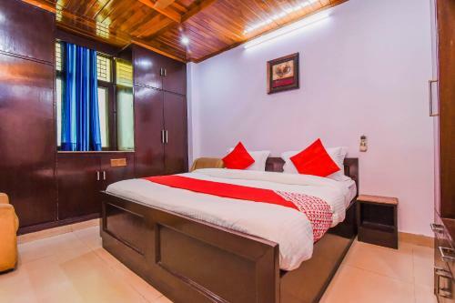 Oyo 18598 Hotel Satya Palace