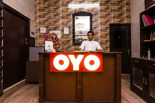 Oyo 18598 Hotel Satya Palace